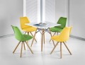 Kolorowe-krzesła-Neptun-w-aranżacji-ze-stołem