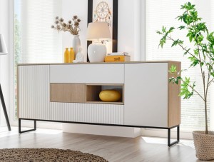 Wysoka szafka pod TV na nóżkach jodełka