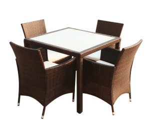 Komplet mebli na taras - stół + 4 fotele z poduszkami