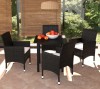 Kompaktowy-zestaw-mebli-ogrodowych-czerń