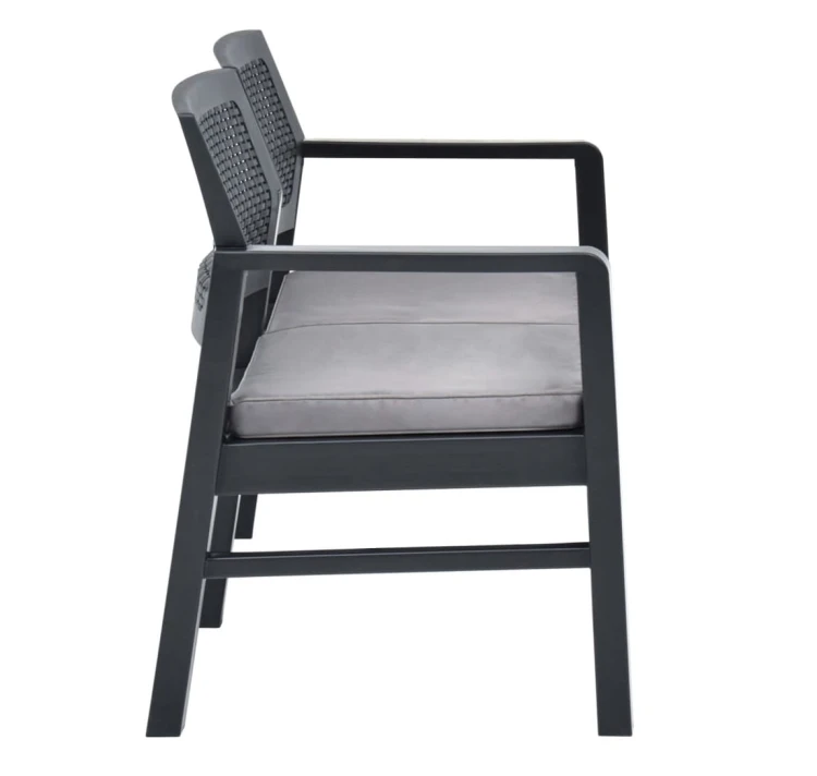 Widok-z-boku-na-ławkę