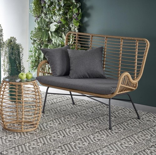 Dwuosobowa-sofa-rattan-z-poduszkami.jpg
