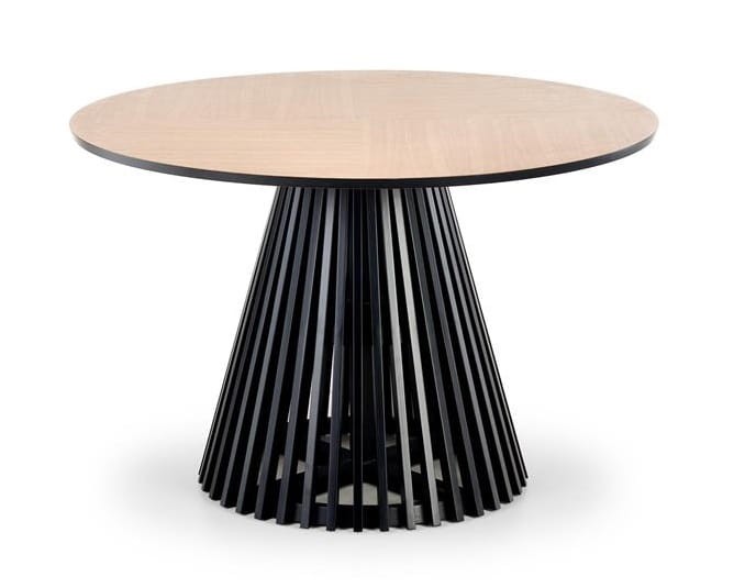 Okrągły-stół-na-jednej-nodze