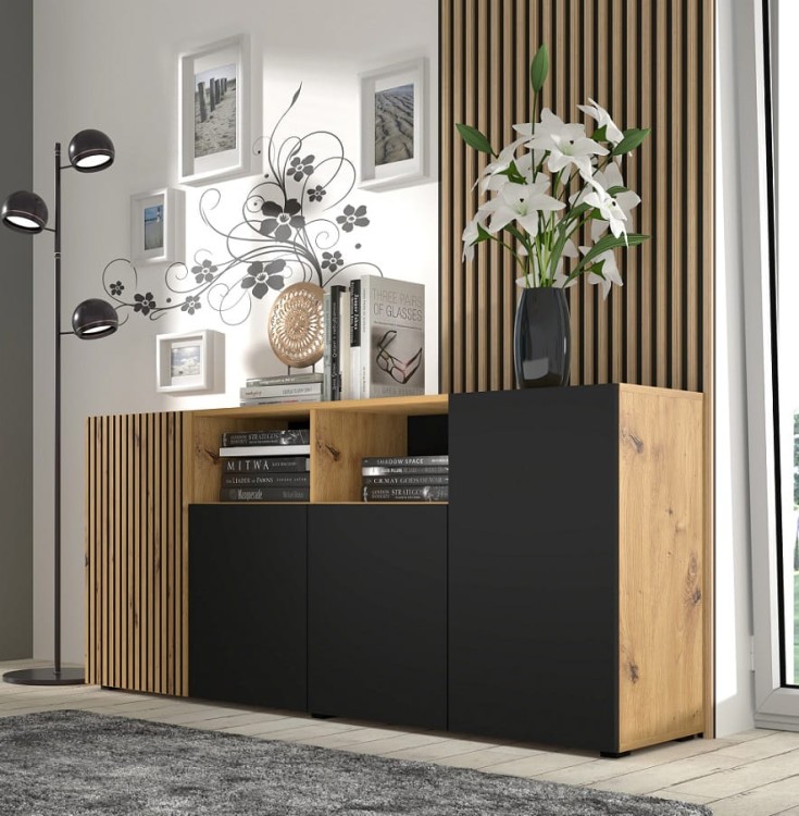 komoda-z-drzwiczkami-i-półkami