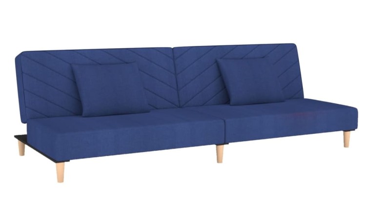 niebieska-sofa-z-poduszkami
