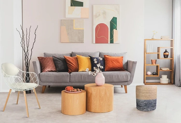 białe-krzesło-w-aranżacji-boho