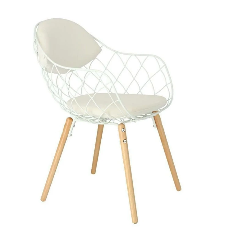 białe-metalowe-krzesło