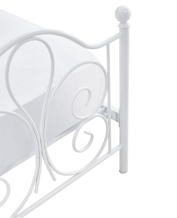 metalowa-konstrukcja-łóżka