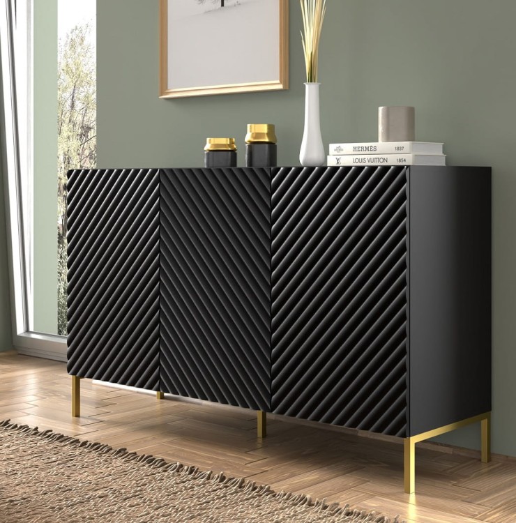 czarna-komoda-na-złotych-nóżkach