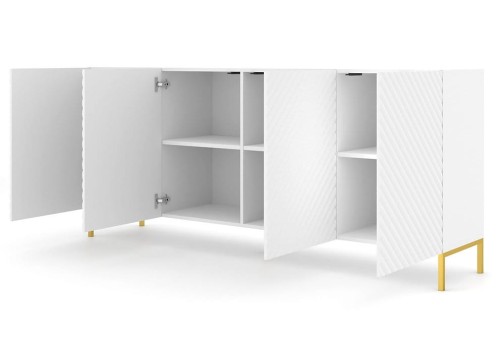 wnętrze-czterodrzwiowej-komody