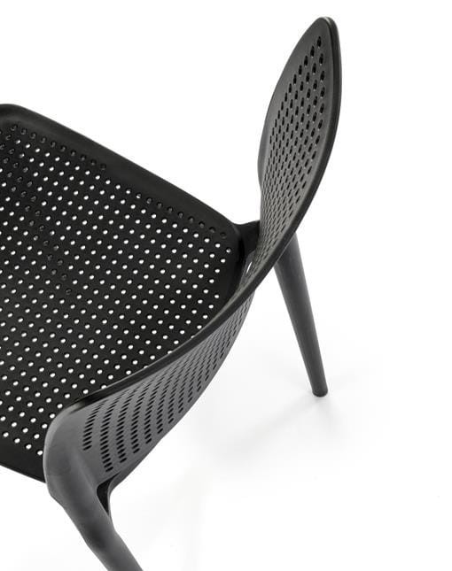 ażurowe-oparcie-w-krześle