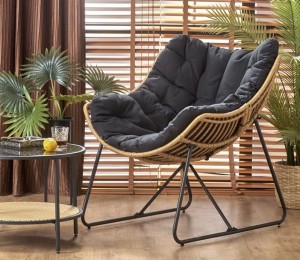 Rattanowy fotel wypoczynkowy na płozach boho