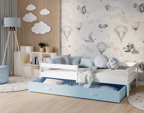 dziecięce-łóżko-z-barierką