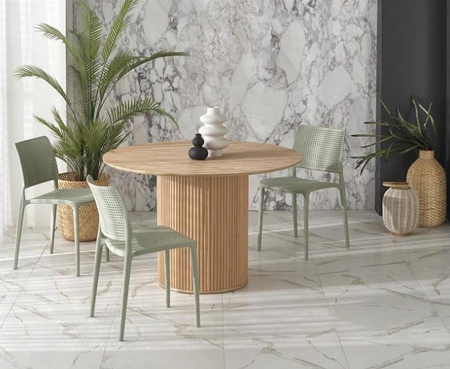 elegancki-okrągły-stól-na-nodze