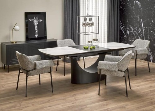 duży-stół-do-jadalni-w-wersji-rozłożonej