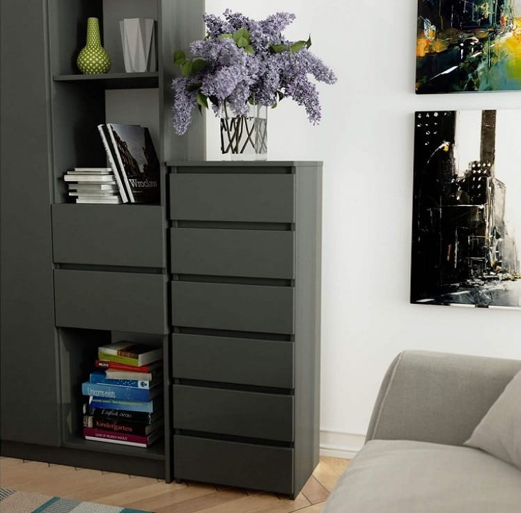 szara-wysoka-komoda-z-szufladami