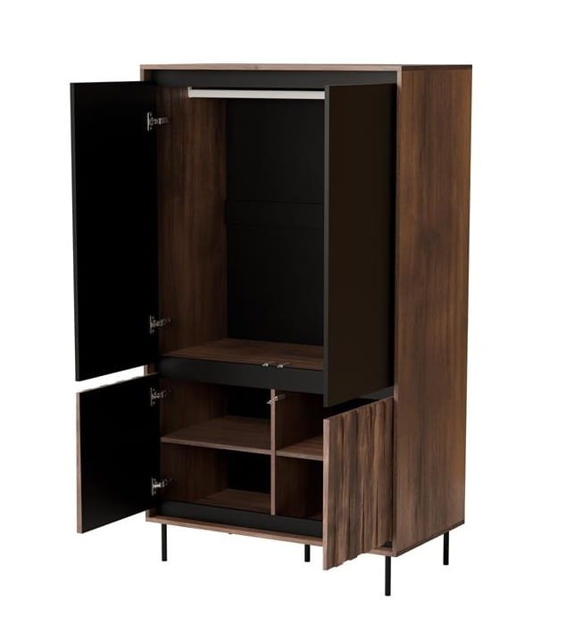 wnętrze-szafy-z-drążkiem-i-półkami