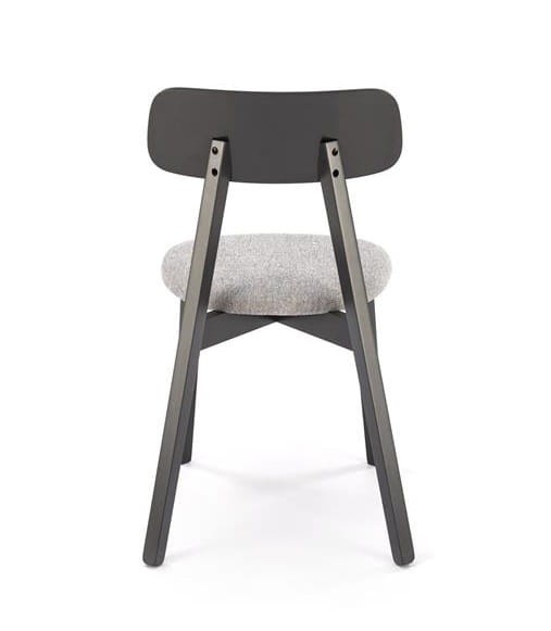 tył-drewnianego-czarnego-krzesła