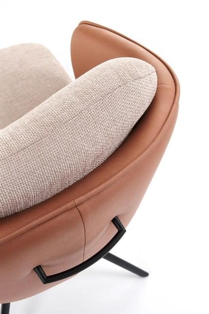 miękka-poduszka-na-oparciu-krzesła