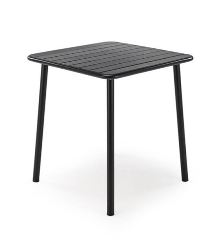 kompaktowy-stolik-na-patio