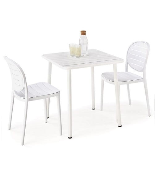 krzesła-w-aranżacji-ze-stolikiem