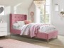 różowe-łóżko-z-zagłówkiem