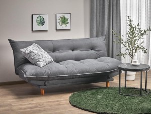 Szara rozkładana sofa z podłokietnikami