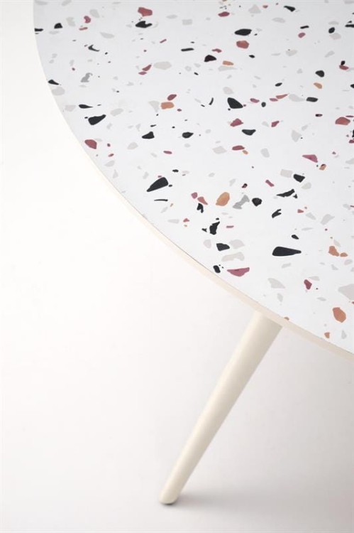 okrągły-bla-imitujący-lastryko