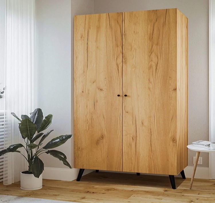 szafa-na-ubrania-na-nóżkach