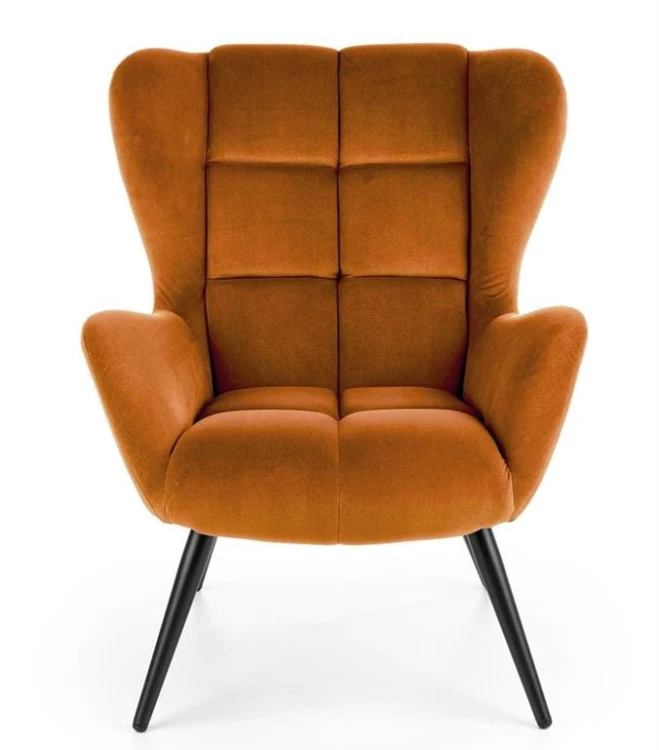 wygodne-siedzisko-w-cynamonowym-fotelu