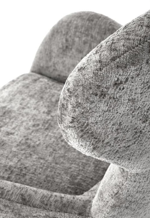 mięsista-tkanina-obiciowa-w-fotelu