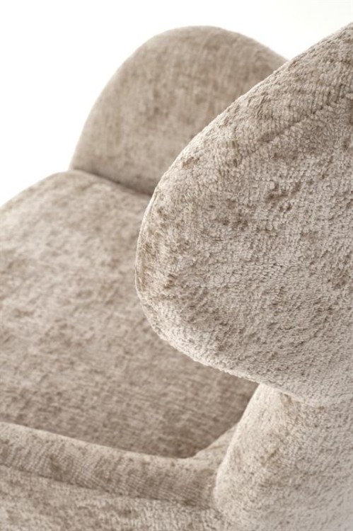 mięsista-tkanina-obiciowa-w-fotelu