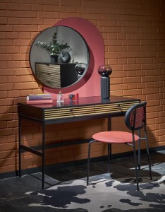 Okrągłe lustro ścienne w czarnej ramce