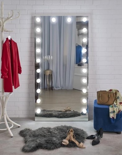 lustro-w-aranzacji-przedpokoju