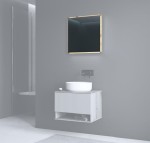 Kwadratowe lustro łazienkowe z LED