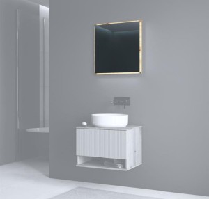 Kwadratowe lustro łazienkowe z LED