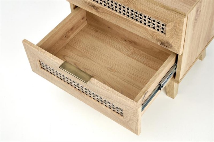 pojemne-szuflady-w-szafce