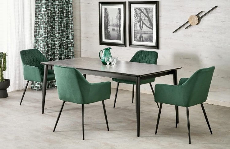 stół-w-aranżacji-jadalni