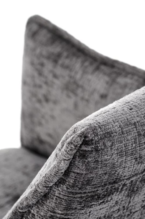 mięsista-tkanina-w-krześle