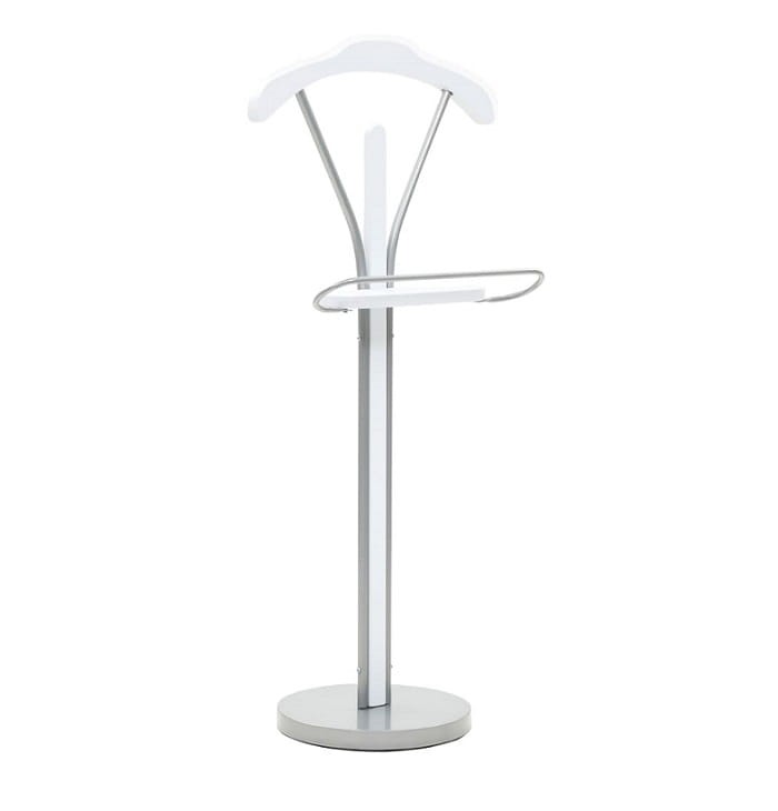 biały-stojak-na-garnitur