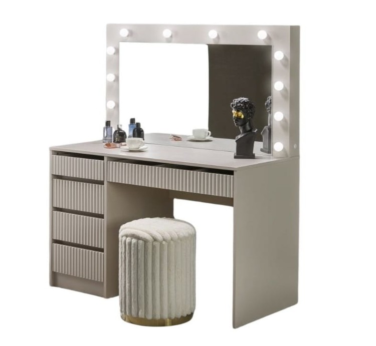 kaszmirowa-toaletka-z-lustrem