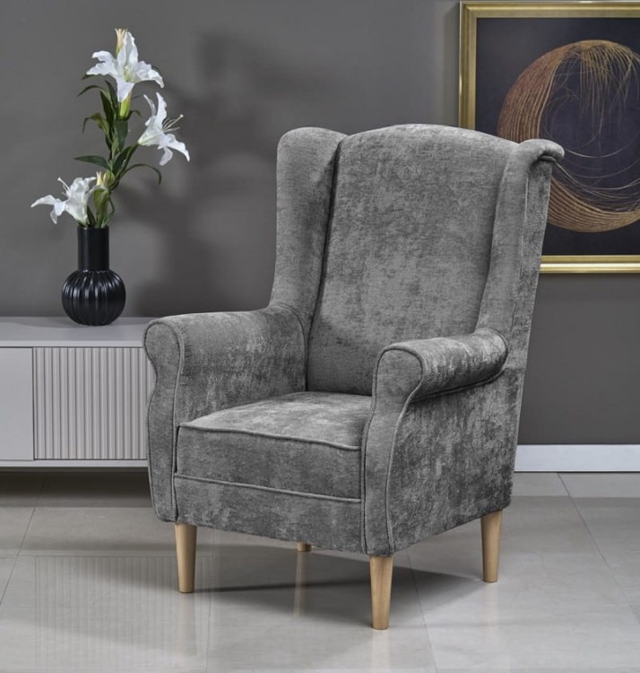 szary-fotel-na-nóżkach