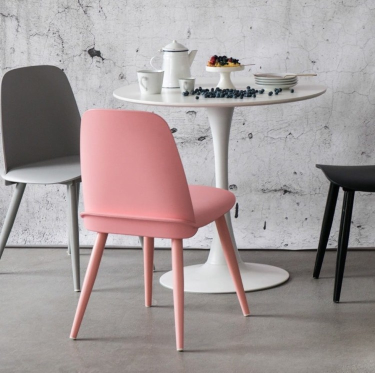 biały-okrągły-stół-kuchenny