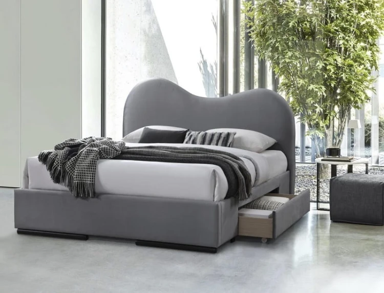 designerskie-szare-łóżko-z-zagłówkiem