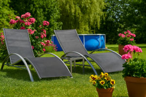 Komplet leżaków plażowych ze stolikiem