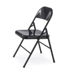 czarne-składane-krzesło-zapasowe