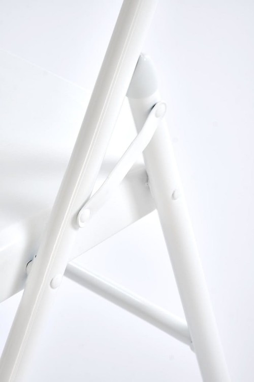 metalowy-stelaż-w-krześle