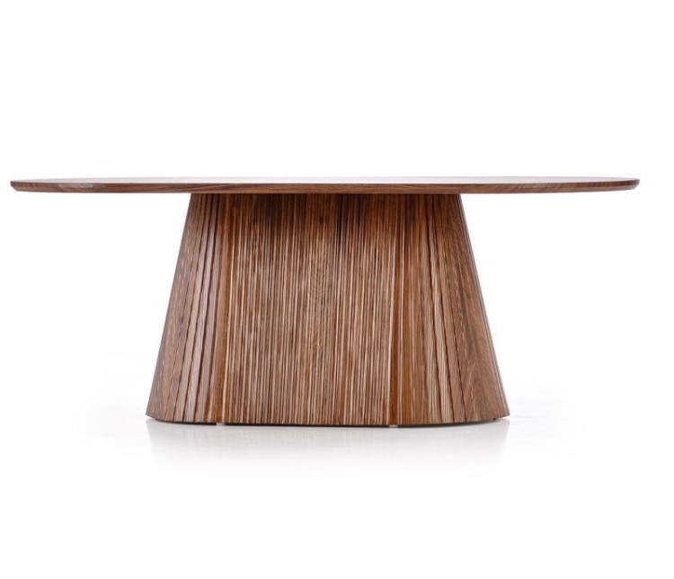 designerska-noga-w-ławie