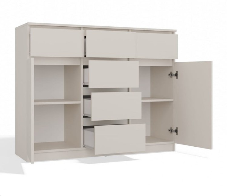 wnętrze-szafki-z-półkami-i-szufladami