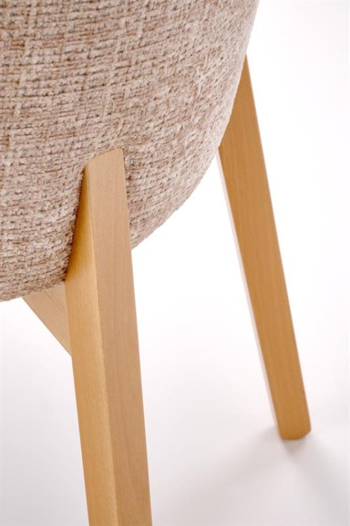 drewniane-nogi-w-krześle